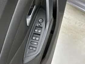 Peugeot 308 (2022) thumbnail 18
