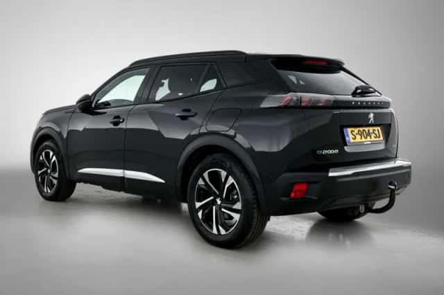 Peugeot e-2008 (2023) thumbnail 3