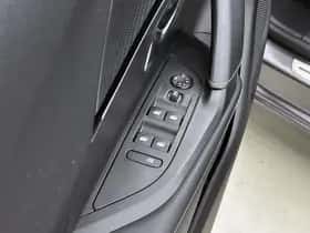 Peugeot 2008 (2023) thumbnail 18