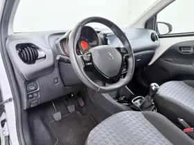 Peugeot 108 (2021) thumbnail 10
