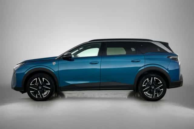 Peugeot 5008 (2025) thumbnail 2