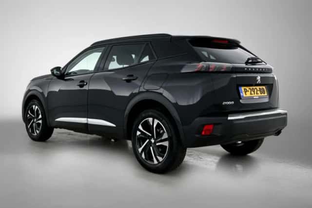 Peugeot 2008 (2022) thumbnail 3