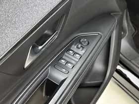 Peugeot 5008 (2021) thumbnail 18