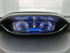 Peugeot 5008 (2021) thumbnail 20