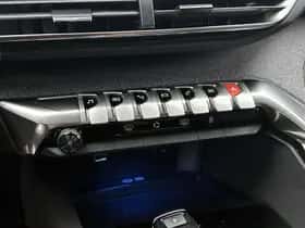 Peugeot 5008 (2021) thumbnail 28