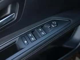 Peugeot 3008 (2022) thumbnail 26