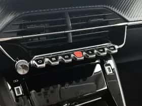 Peugeot 2008 (2021) thumbnail 29