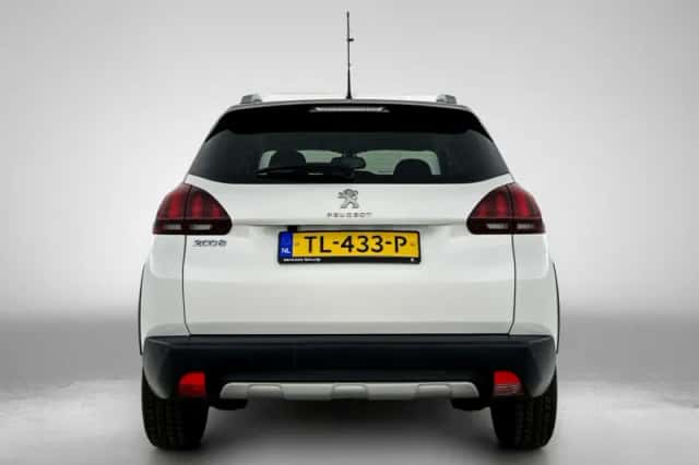 Peugeot 2008 (2018) thumbnail 5