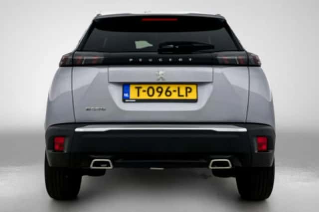 Peugeot 2008 (2023) thumbnail 5