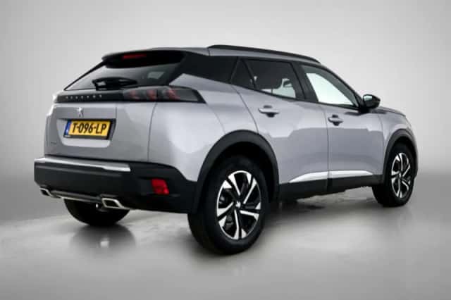 Peugeot 2008 (2023) thumbnail 6