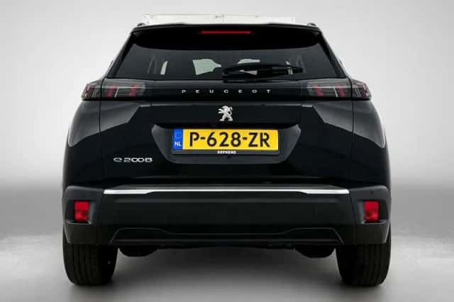 Peugeot e-2008 (2022) thumbnail 6