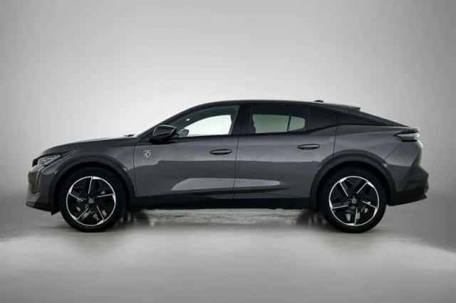 Peugeot 408 (2023) thumbnail 2