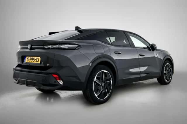 Peugeot 408 (2023) thumbnail 6