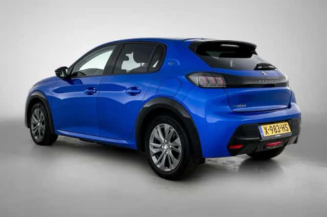 Peugeot e-208 (2023) thumbnail 3