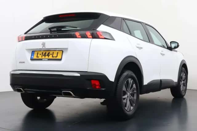 Peugeot 2008 (2021) thumbnail 3