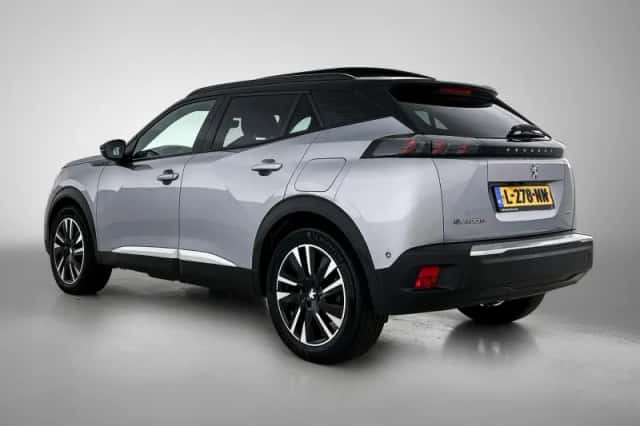 Peugeot e-2008 (2021) thumbnail 3