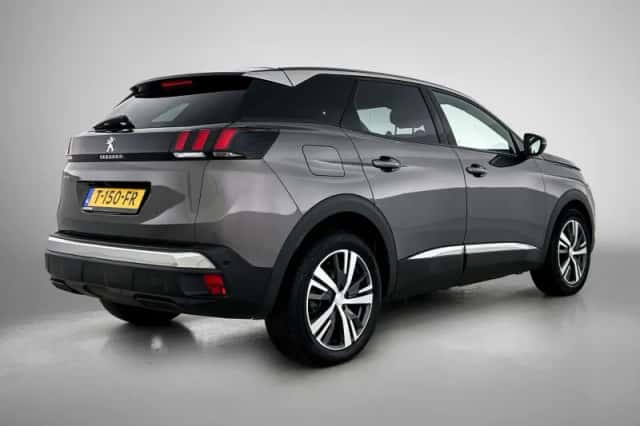 Peugeot 3008 (2023) thumbnail 6
