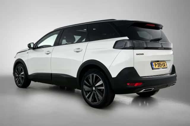 Peugeot 5008 (2022) thumbnail 3