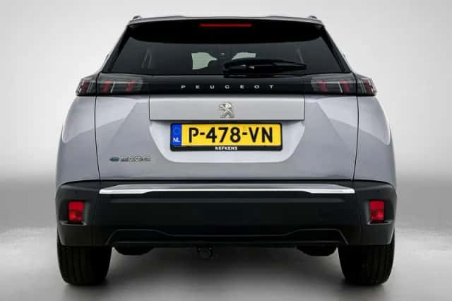 Peugeot e-2008 (2022) thumbnail 6