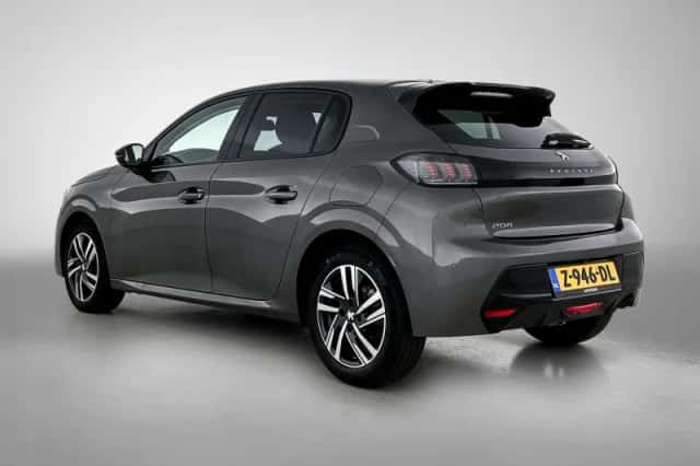 Peugeot 208 (2023) thumbnail 3
