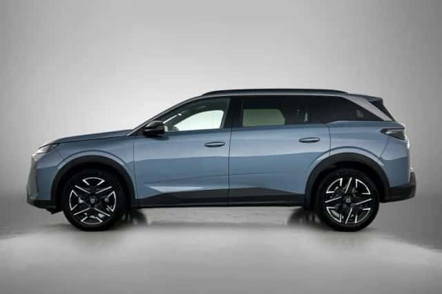 Peugeot 5008 (2025) thumbnail 2