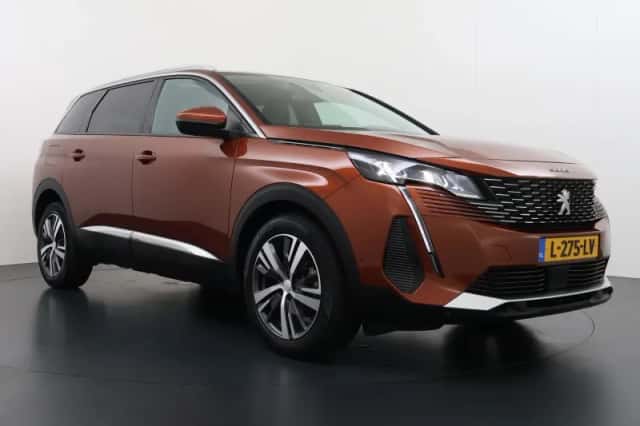 Peugeot 5008 (2021) thumbnail 2
