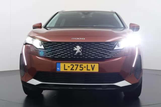 Peugeot 5008 (2021) thumbnail 3
