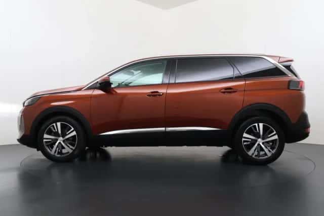 Peugeot 5008 (2021) thumbnail 4
