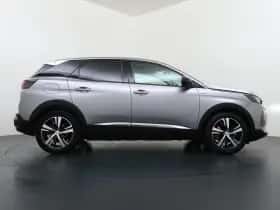 Peugeot 3008 (2022) thumbnail 9