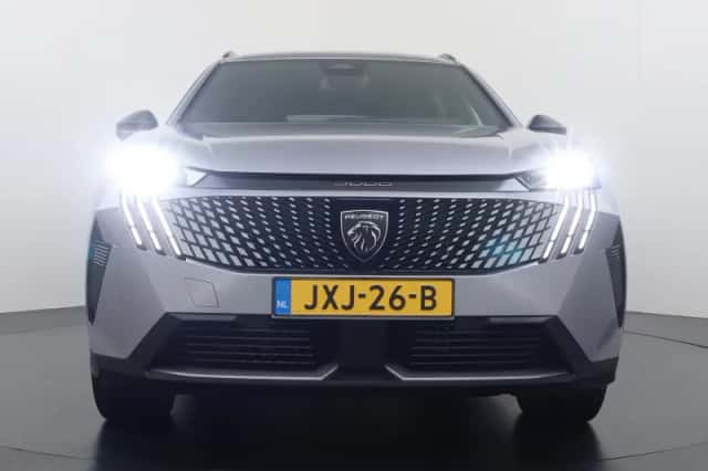 Peugeot 5008 (2025) thumbnail 3
