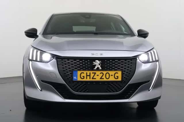 Peugeot 208 (2022) thumbnail 3