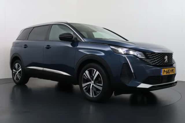 Peugeot 5008 (2022) thumbnail 2