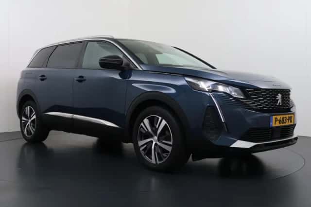 Peugeot 5008 (2022) thumbnail 2