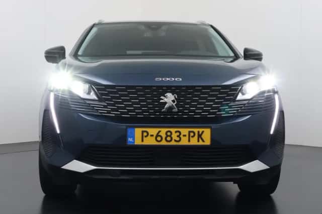 Peugeot 5008 (2022) thumbnail 3