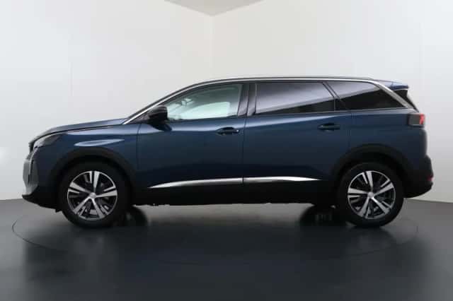 Peugeot 5008 (2022) thumbnail 4