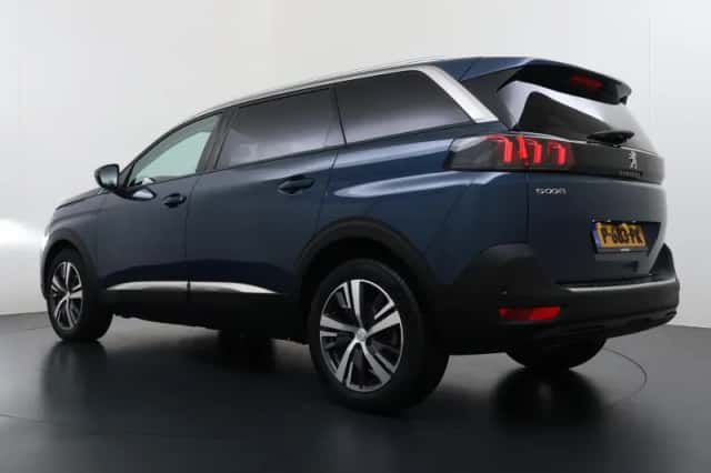 Peugeot 5008 (2022) thumbnail 5