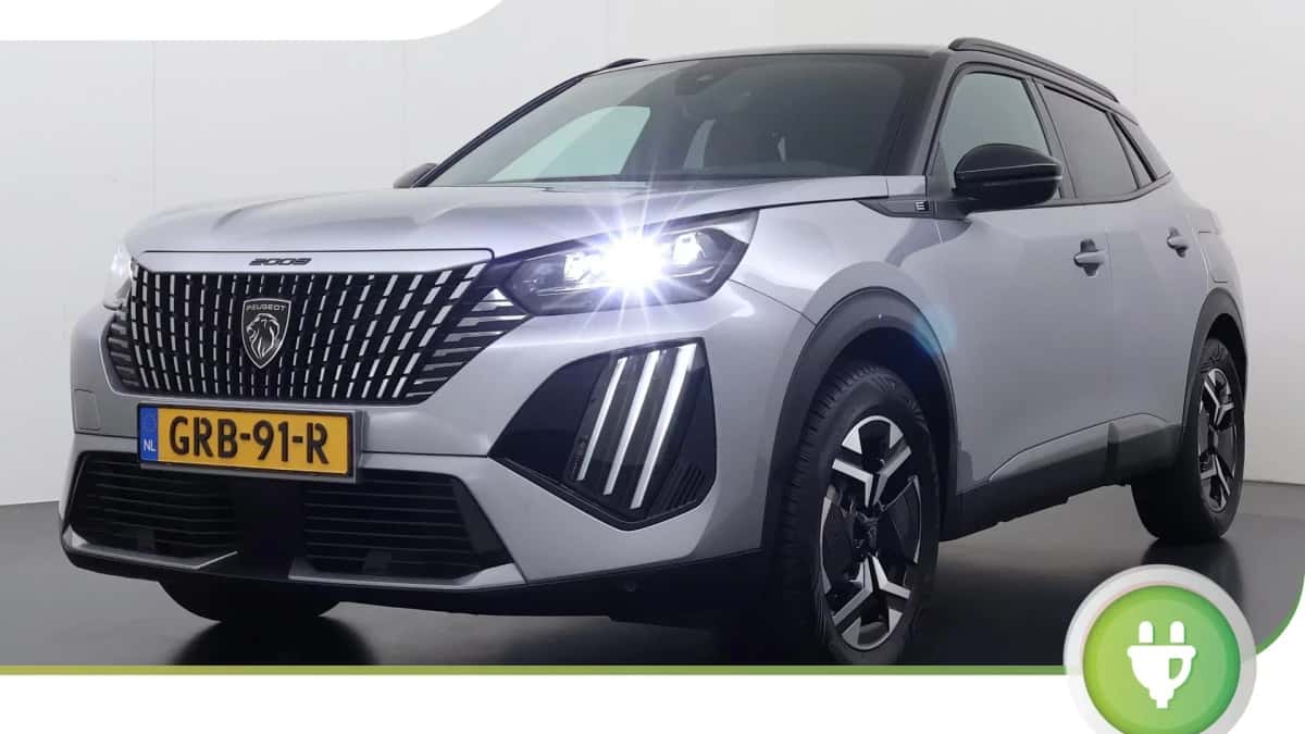 Peugeot e-2008 (2024) — foto 1