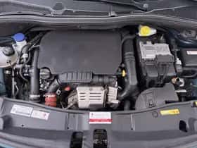Peugeot 2008 (2017) thumbnail 14