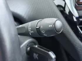 Peugeot 2008 (2017) thumbnail 26