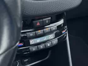 Peugeot 2008 (2017) thumbnail 35