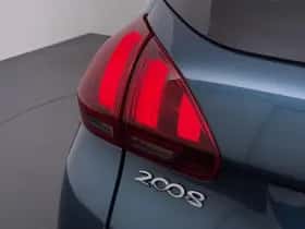 Peugeot 2008 (2017) thumbnail 9