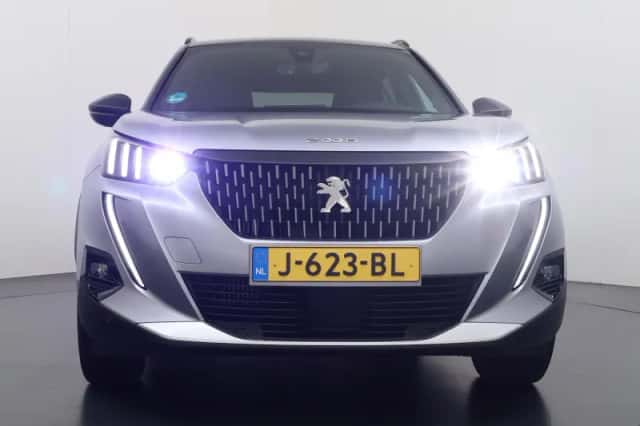 Peugeot 2008 (2021) thumbnail 3