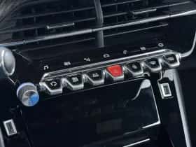 Peugeot 2008 (2021) thumbnail 35