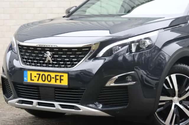Peugeot 3008 (2020) thumbnail 6