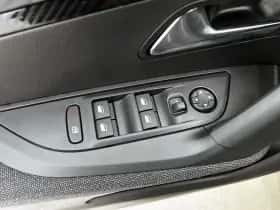 Peugeot 2008 (2025) thumbnail 15