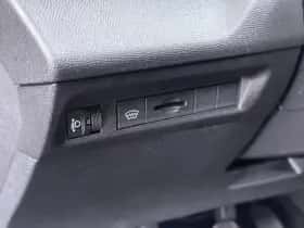 Peugeot 308 (2023) thumbnail 18