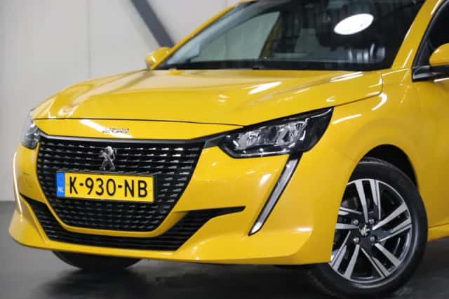 Peugeot 208 (2021) thumbnail 5