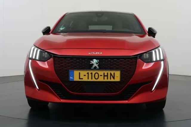 Peugeot e-208 (2021) thumbnail 3