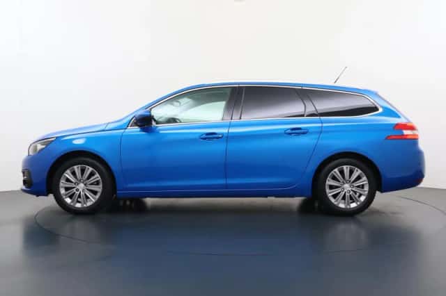 Peugeot 308 (2021) thumbnail 4