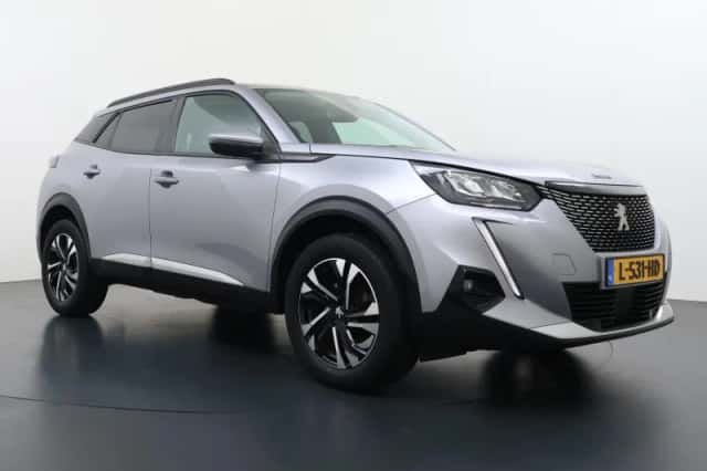 Peugeot 2008 (2021) thumbnail 2